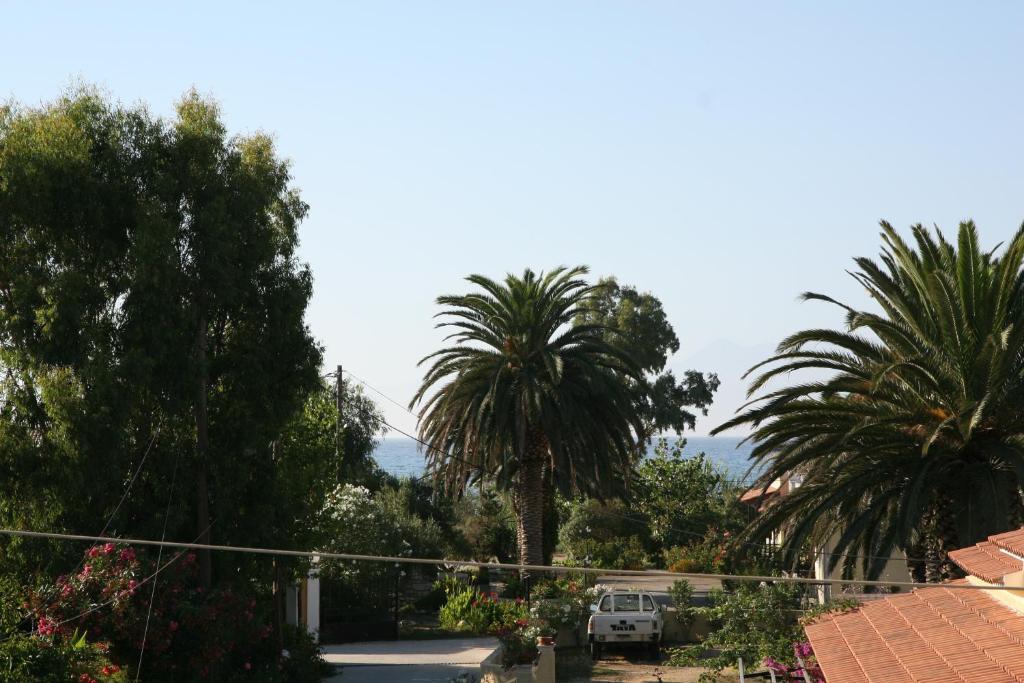 Feeloxenia Corfu Apartments Ахарави Экстерьер фото