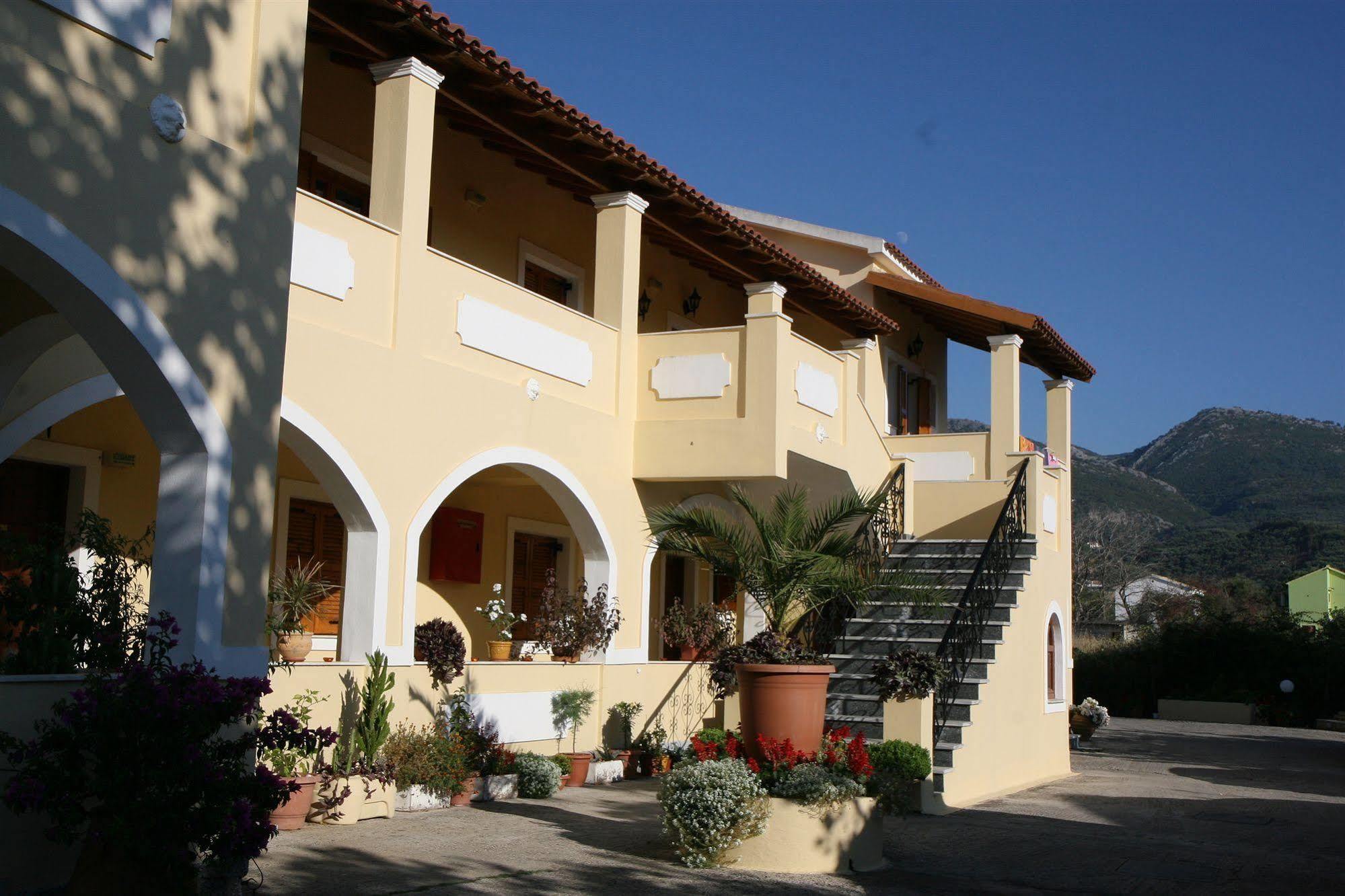 Feeloxenia Corfu Apartments Ахарави Экстерьер фото